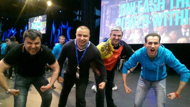 12 idei noi obținute de la Tony Robbins